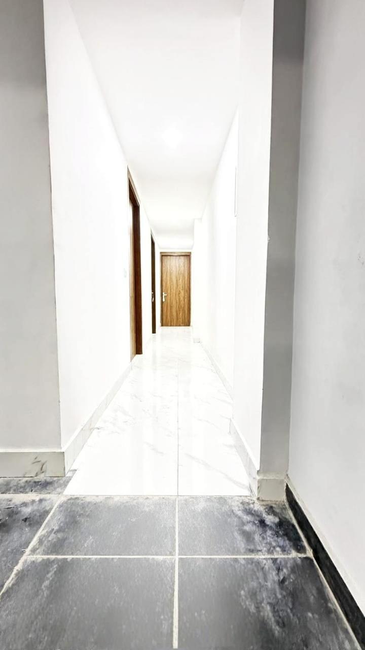 Hotel Modern Town Neu-Delhi Exterior foto